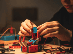 Robotyka od podstaw: twój przewodnik po świecie nowoczesnych technologii